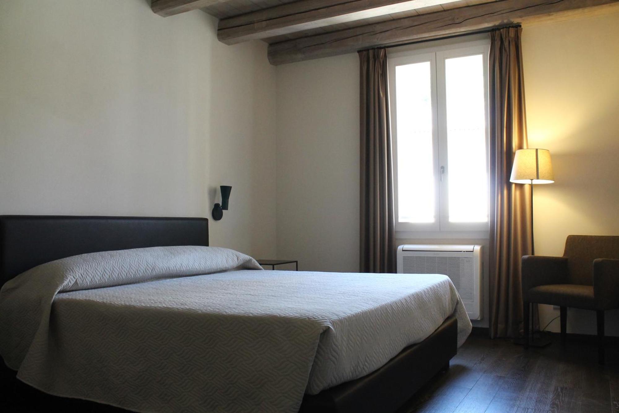Palazzo De' Rossi 3*